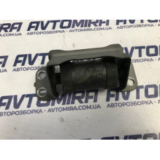 Отбойник крышки багажника Toyota Avensis T25 HB 2003-2008 6729005010